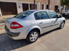 Renault Megane II Dynamique 2.0 16v 4P Mogliani Automotores