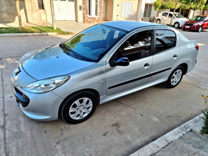 Peugeot 207 Compact 1.4 Active 4P Mogliani Automotores